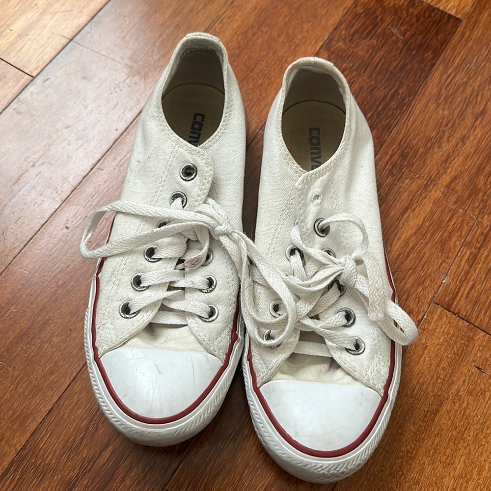 White low top converse